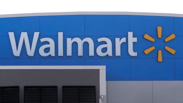 VIDEO: Expulsan a boricua de Walmart en Ohio tras rechazarle su Real ID