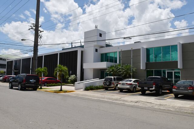 Inspector General emite orden a Educación por contrato que involucra a exconvicto por corrupción