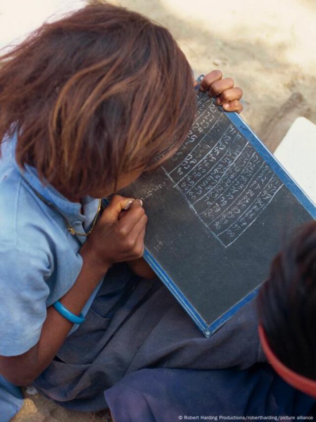 Al menos cuatro niños muertos tras derrumbe de techo en escuela de India