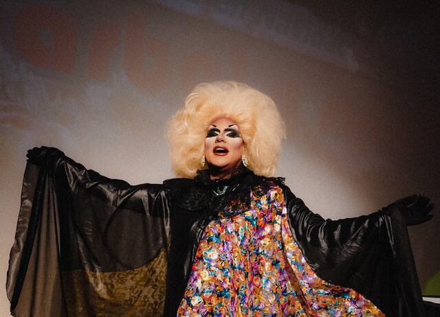 Dreuxilla Divine se adentra en el mundo del cabaretismo con “The Divine Show”