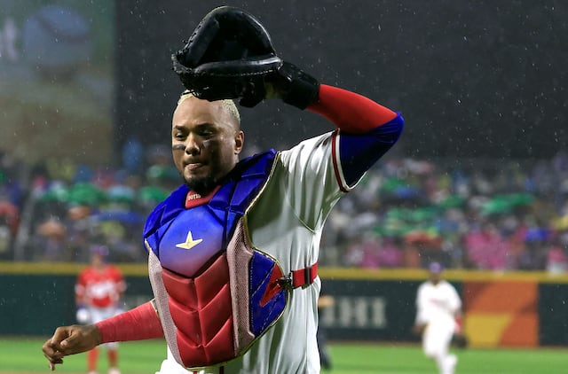 Yadier anticipa despedida de Martín Maldonado ante la fanaticada en el Bithorn
