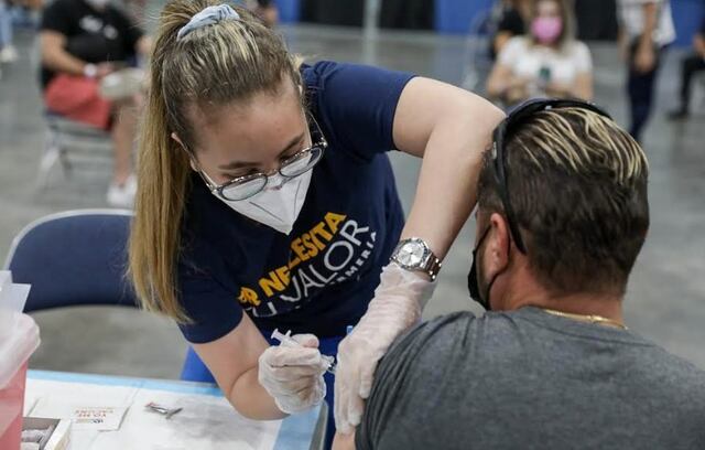 Más de 180 estudiantes de enfermería participan del Súper VacuTour