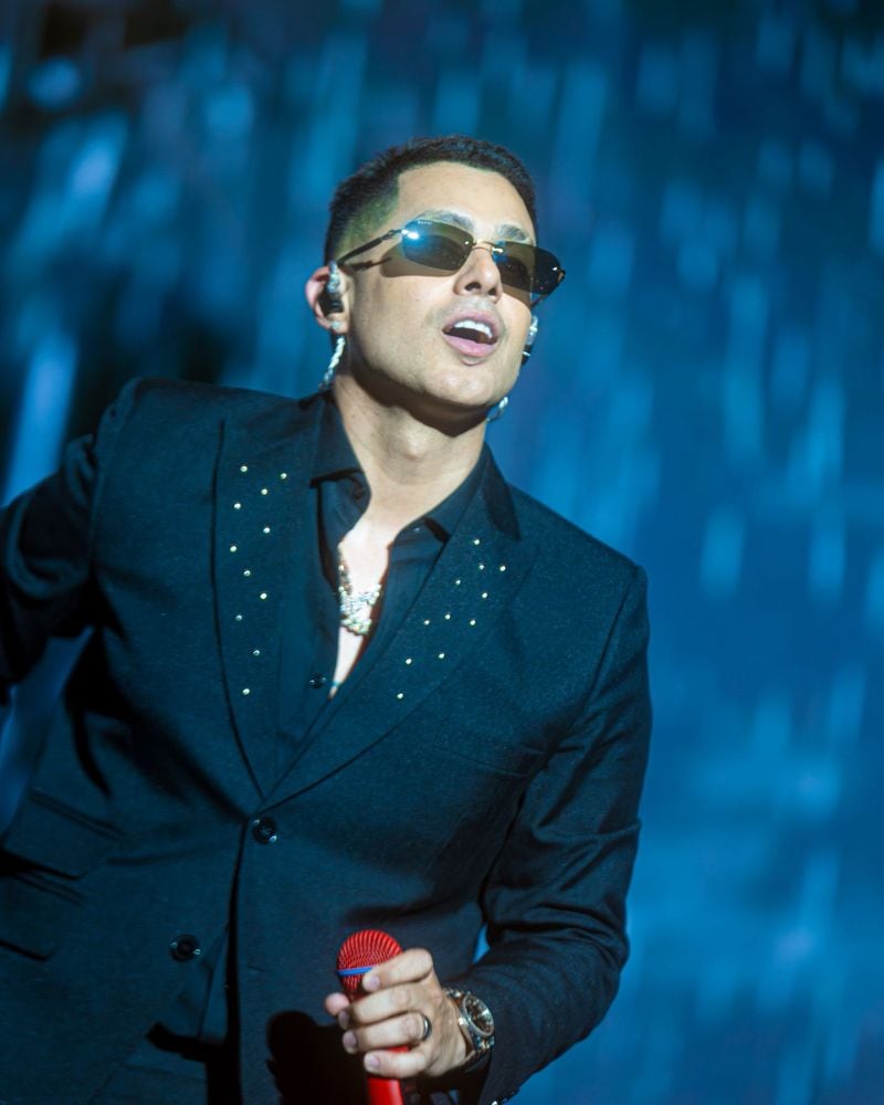 Ken-Y se presenta ante 10 mil fanáticos en Perú.