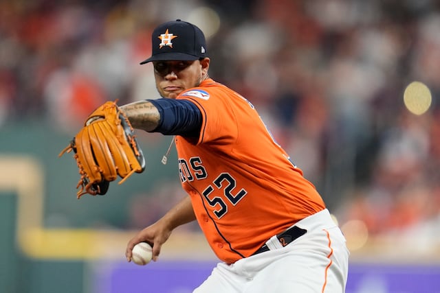 Bryan Abreu podrá lanzar en el séptimo juego con los Astros