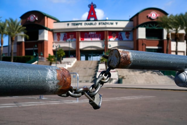 Siguen negociaciones para salvar inicio de campaña MLB
