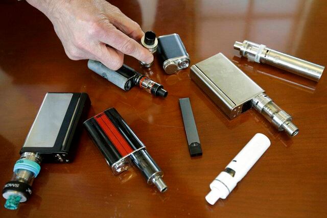 Enfermedades por vapeo suben a 805 y muertes a 12