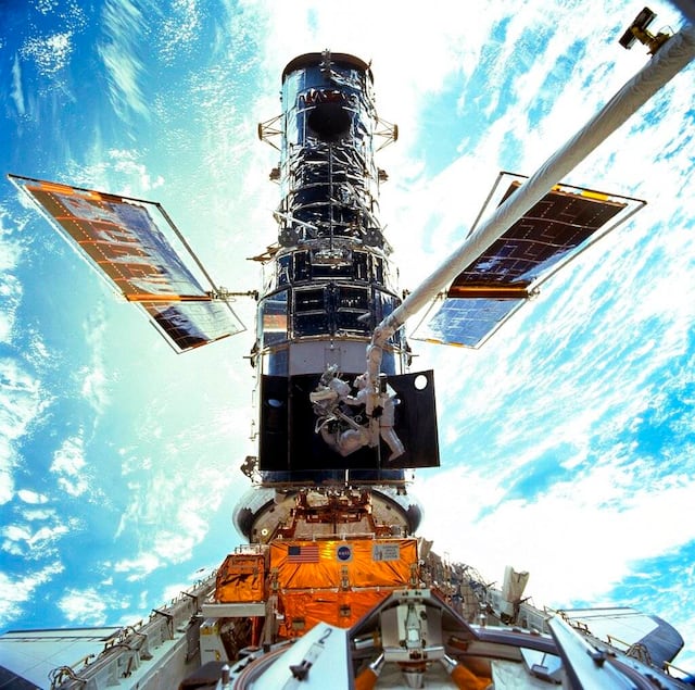 Termina la reparación del telescopio espacial Hubble