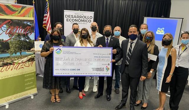 Desarrollo Económico entrega 1 millón de dólares en subvenciones a empresarios en Caguas