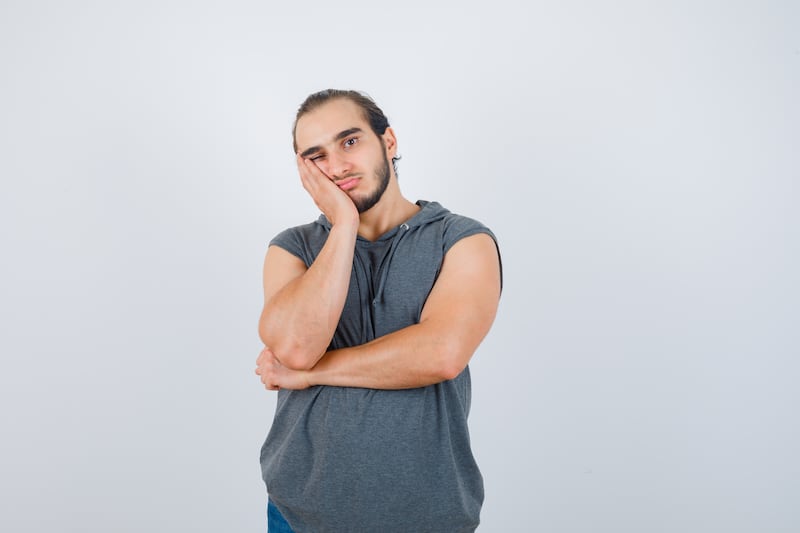 Ese pequeño “hip” puede aparecer después de comer, reír o beber, pero detrás de este reflejo involuntario podría esconderse una historia mucho más antigua. Foto: Magnific.