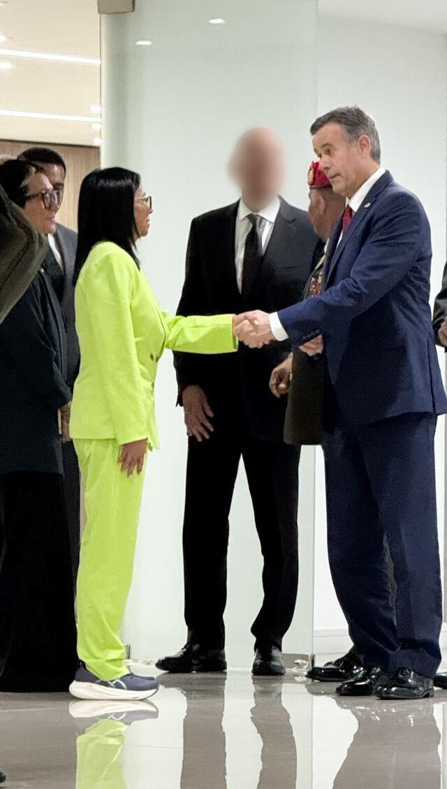 Delcy Rodríguez se reunió con el director de la CIA en Caracas