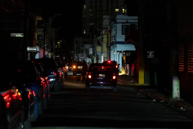 Exigen crédito automático para clientes afectados por apagón masivo de Semana Santa
