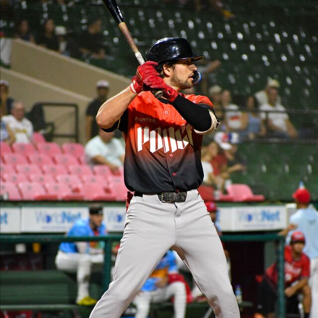Los Leones de Ponce aplastan a Caguas