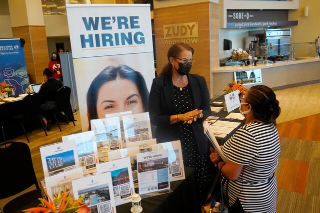 Claro anuncia feria de empleo para llenar más de 300 plazas