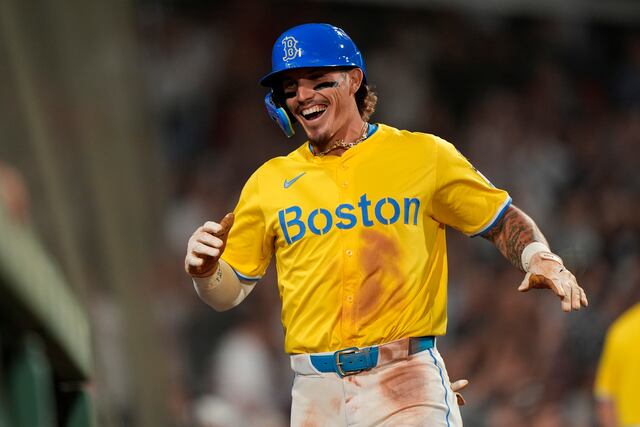 Con doble de 2 carreras Devers ayudó a los Medias Rojas a vencer a los Yankees