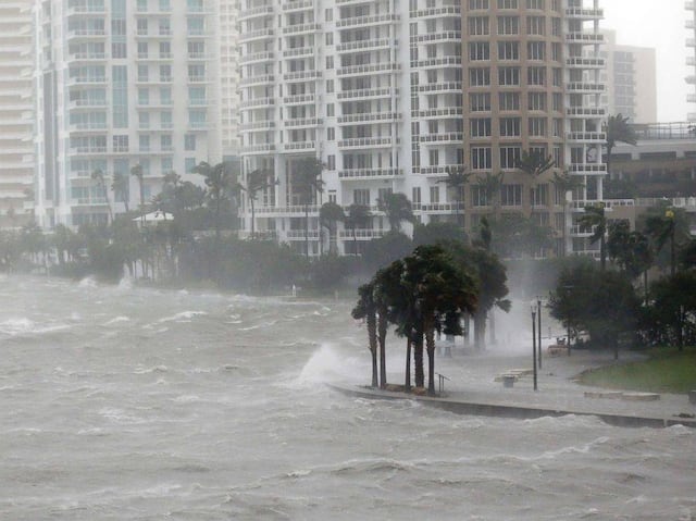 Mueren tres personas por huracán Irma en Florida