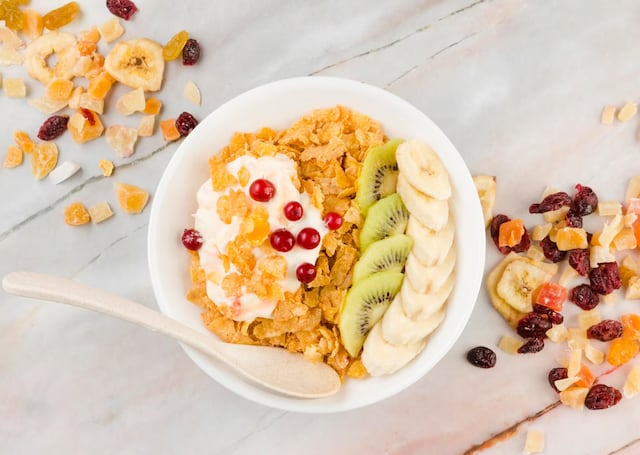 ¿Conoces los beneficios de incluir frutas en tu desayuno diario?