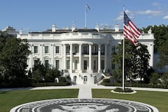 Trump construye un helipuerto de granito en el jardín de la Casa Blanca