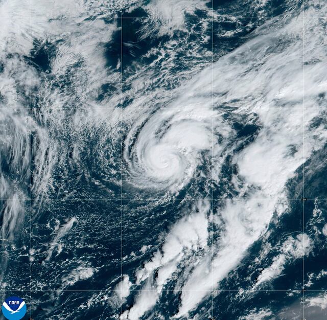 El huracán Isaac y la tormenta tropical Joyce se fortalecen en el Atlántico, lejos de tierra firme