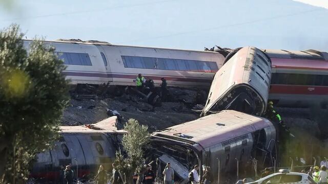 Al menos 30 muertos tras choque de trenes en España