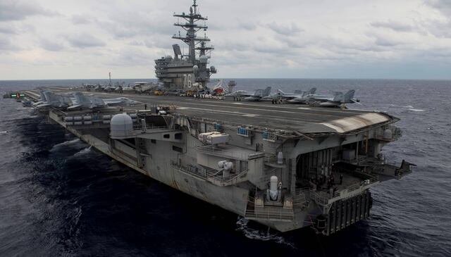 Avión militar de EE.UU. cae al mar en Japón