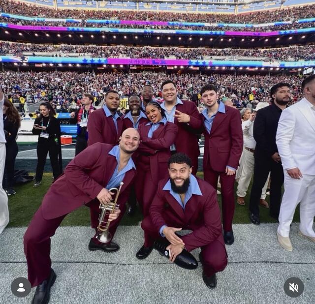 Escuela Libre de Música celebra a Los Sobrinos por llevar su salsa al Super Bowl de Bad Bunny junto a Lady Gaga