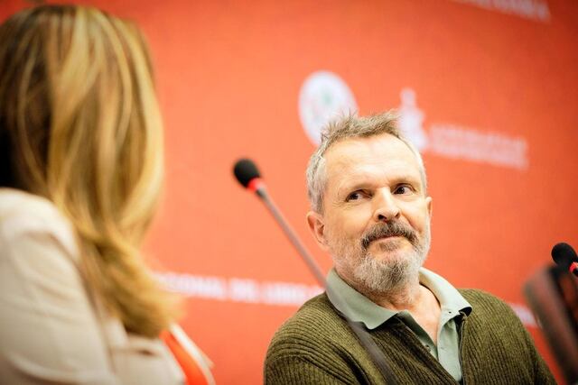 Miguel Bosé asegura que perdió su voz por culpa de un implante dental