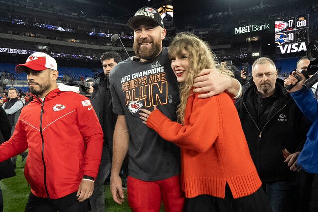 ¿Podrá llegar Taylor Swift a tiempo para ver a Travis Kelce jugar en el Super Bowl?