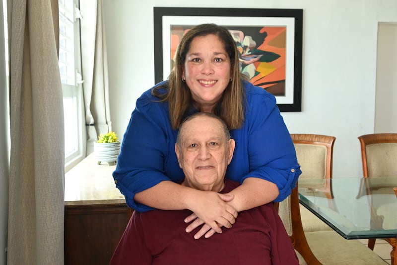 William Estrada y su hija Patricia Estrada.