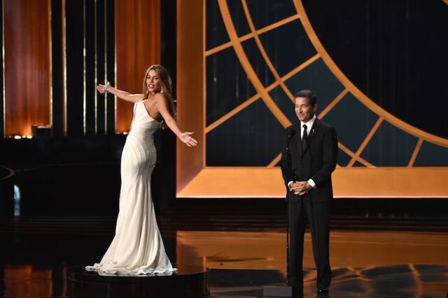 Responde Sofía Vergara a críticas por segmento “sexista” en los Emmy