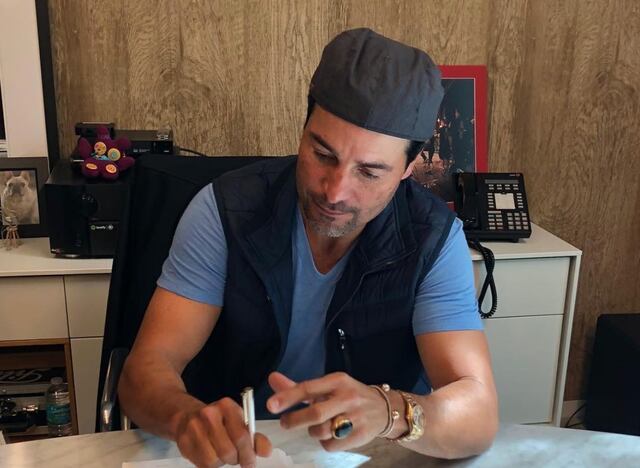 Chayanne extiende contrato con Sonny Music
