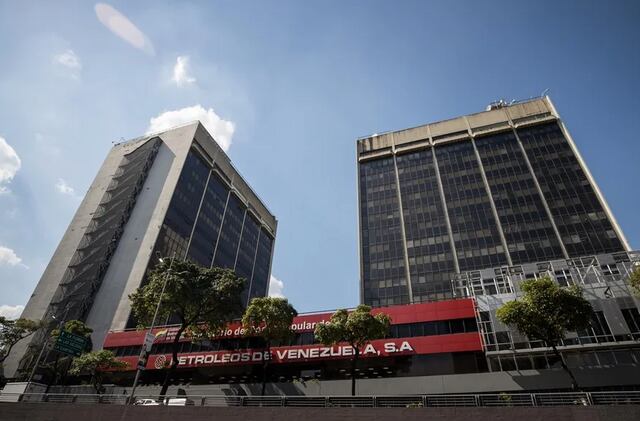 Venezuela deja de lado modelo estatista para recuperar su potente industria petrolera