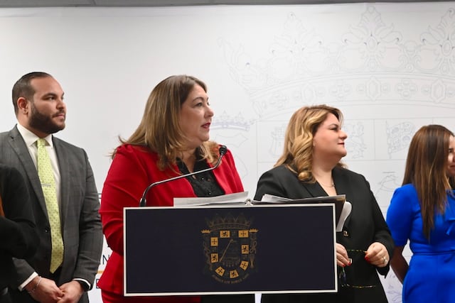 Gobernadora admite que reclutar trabajadores sociales para el DF ha sido un “caos”