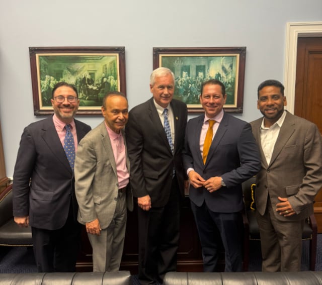 Congresista republicano asegura la independencia puede “mejorar el futuro” de Puerto Rico tras reunión con Juan Dalmau