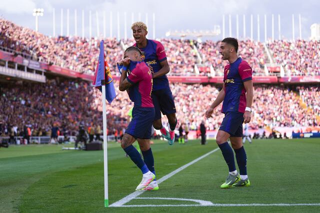 Barcelona logra remontada histórica ante Real Madrid y aumenta su ventaja en la Liga