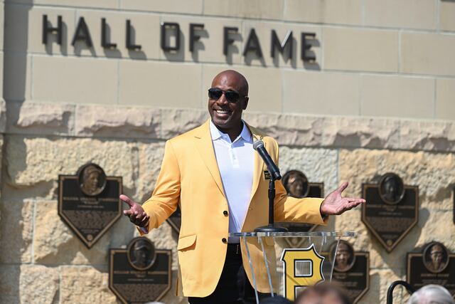 Pelotero Barry Bonds ingresa al Salón de la Fama