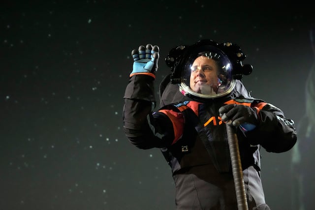 Astronautas llegarán a la luna con trajes mucho más elegantes