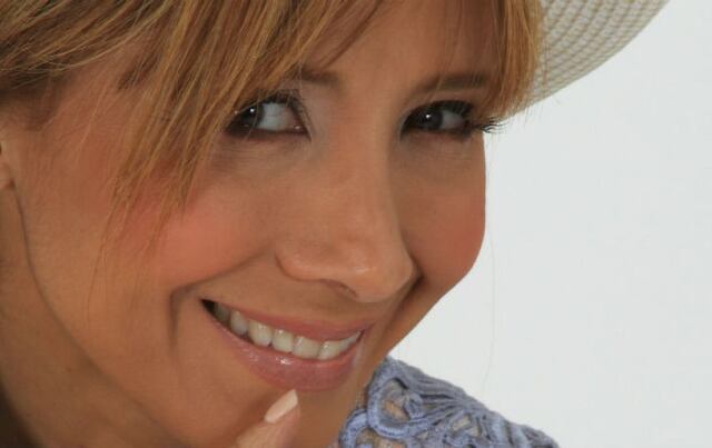 Lourdes Robles vuelve en concierto más íntima que nunca en el mes del amor