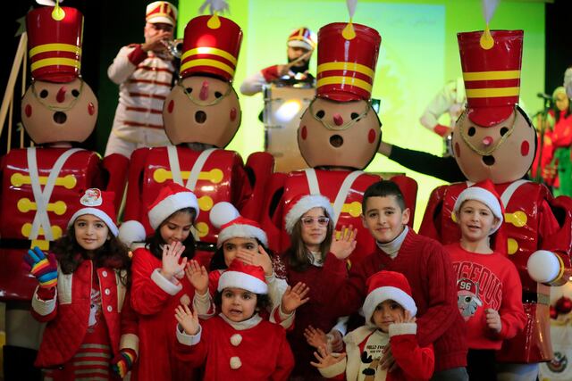 Los cristianos de la tensa zona fronteriza del Líbano se preparan para celebrar una Navidad apagada