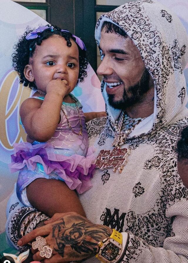 Anuel AA celebra el primer añito de su hija Gianella junto a su familia