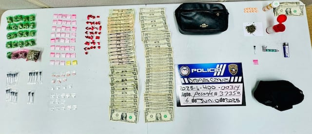 Arrestan a dos hombres e intervienen con un menor de 17 años en operativo policiaco en Juncos