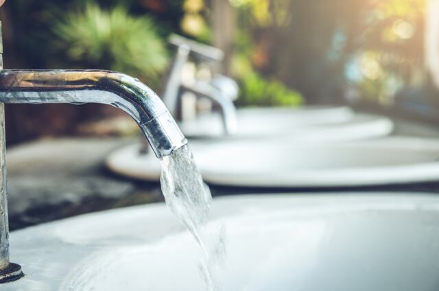 Múltiples sectores se quedan sin servicio de agua en nueve municipios