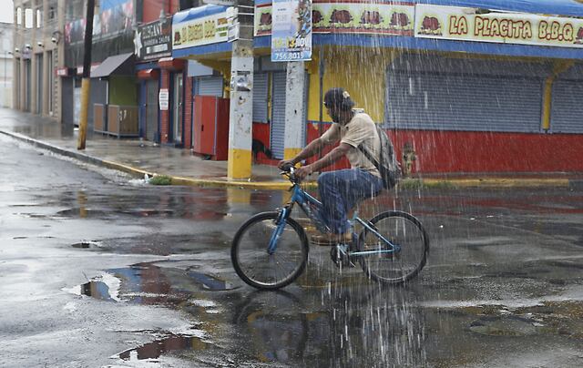 Supermercados continúan con estantes vacíos a tres semanas de María