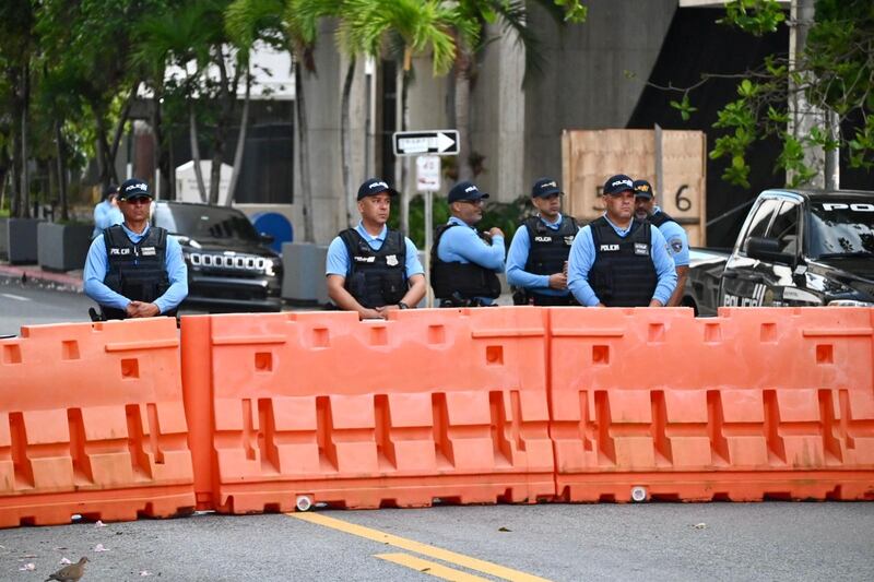 Policía en Hato Rey para la Marcha del Primero de Mayo.
