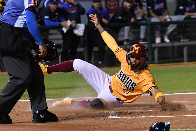 Remontan los Indios y se quedan solos en el primer puesto en la noche de Roberto Clemente