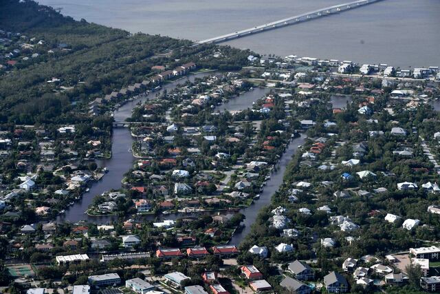 Millones de personas siguen sin luz en Florida