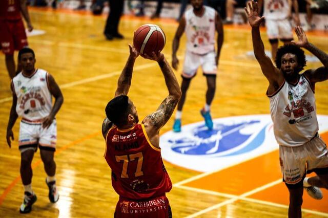 Duro revés de los Gigantes ante los Atléticos
