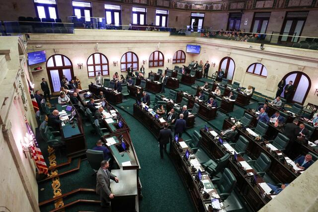 Cámara aprueba enmienda para prohibir licencias de armas a usuarios de cannabis medicinal