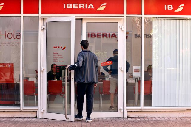 Cuba se queda sin combustible para aviones en plena crisis energética y bajo presión petrolera de EE. UU.