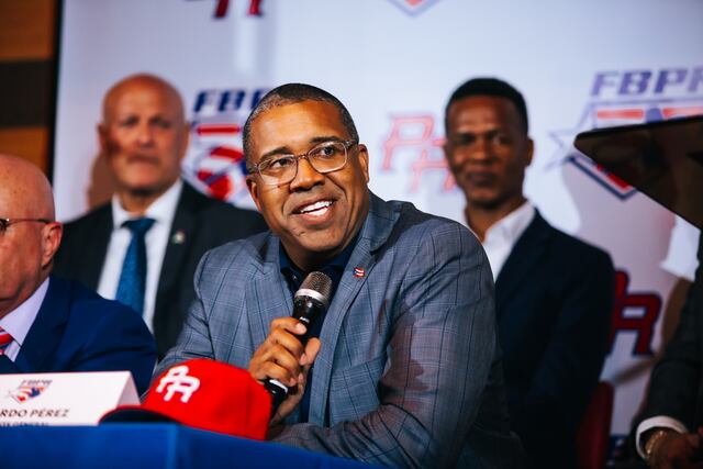 Federación de Béisbol nombra a Eduardo Pérez gerente general