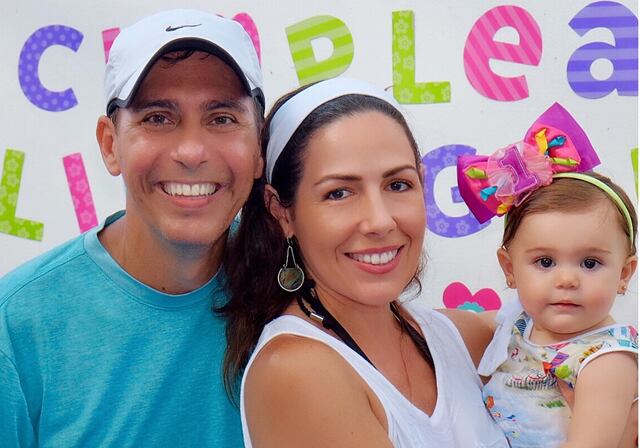 Hija de Jorge Castro y Alfonsina celebra su primer añito en la playa